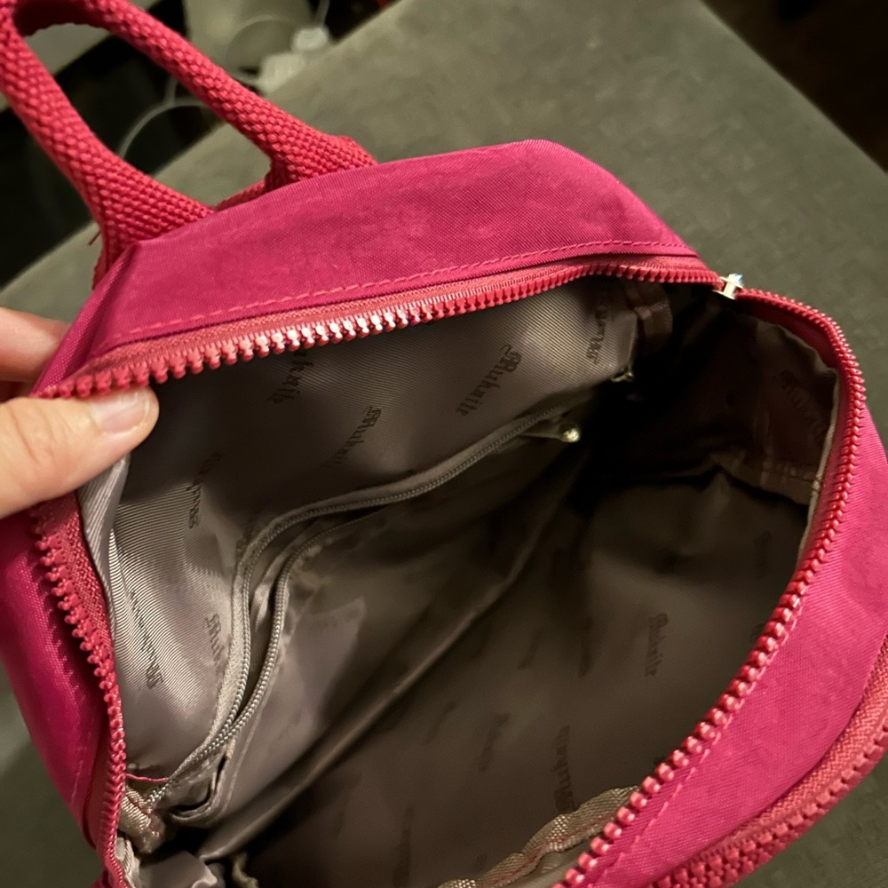 Bagpack - Picture 2 of 5